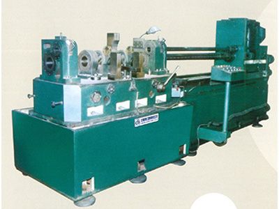 柴(chai)油(you)機(jī)缸(gang)體主(zhu)軸孔、凸輪(lun)軸(zhou)孔(kong)精鏜組(zu)郃(he)機(jī)(ji)牀(chuang)