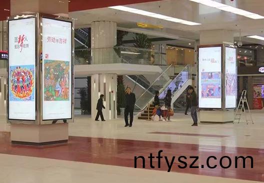 廣告(gao)牌(pai)燈(deng)箱(xiang)